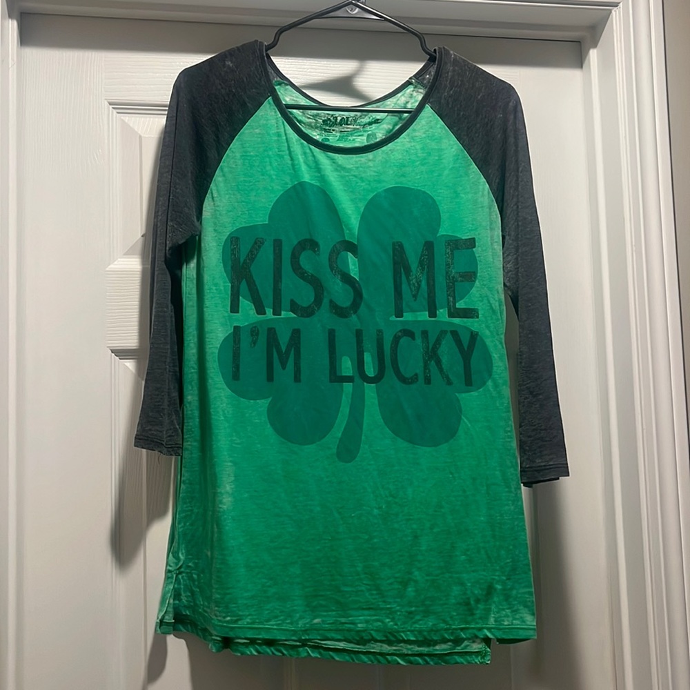 St. Patrick’s Day “Kiss Me I’m Lucky” Baseball Tee